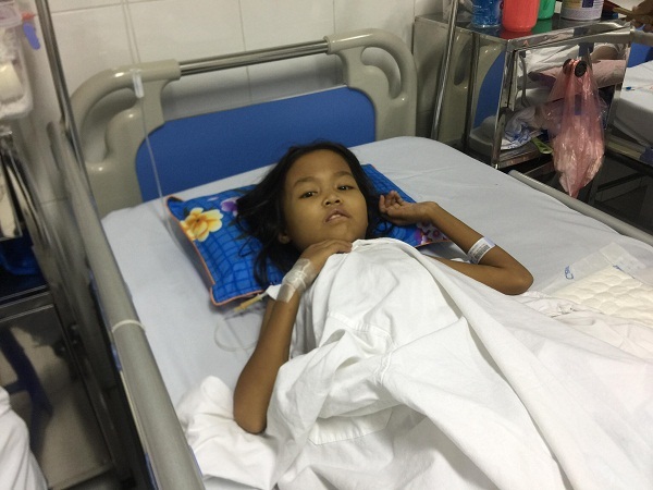 Bạn đọc giúp đỡ bé Bùi Thị Biền bị Thalassemia hơn 26 triệu đồng