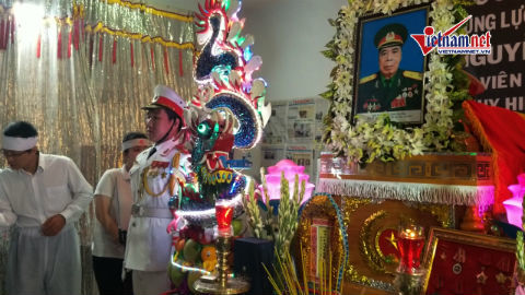 Lễ tang thiếu tá tình báo