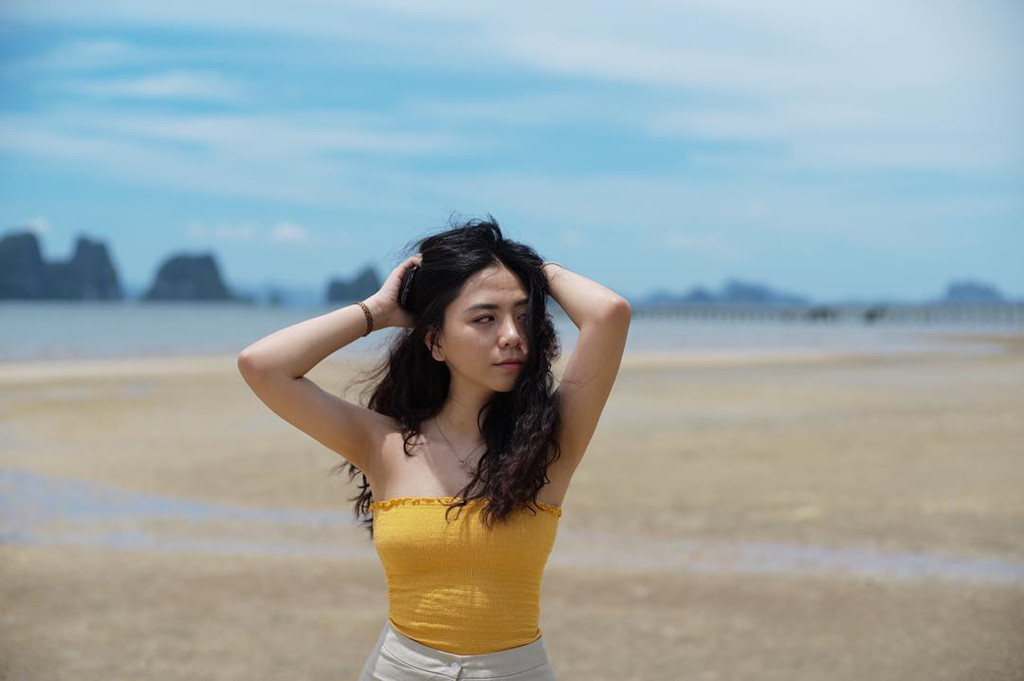 2 cháu gái ngày càng xinh đẹp, nóng bỏng của PGS Văn Như Cương