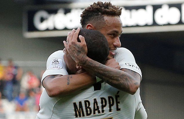Neymar và Mbappe chói sáng, PSG ngược dòng ngoạn mục
