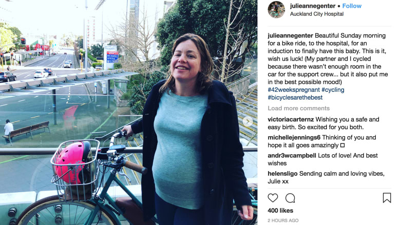 Bộ trưởng New Zealand tự đạp xe tới viện sinh con