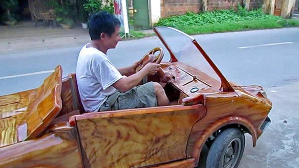 Hà Nội: 'Siêu xe' Lamborghini bằng gỗ gây xôn xao
