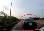 Ô tô con dừng đột ngột, suýt gây đại họa trên cao tốc Hà Nội - Thái Nguyên