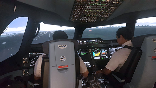 Bên trong buồng đào tạo cơ trưởng hiện đại nhất thế giới