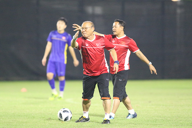 U23 Việt Nam đấu UAE: HLV Park Hang Seo muốn tất tay thế nào?