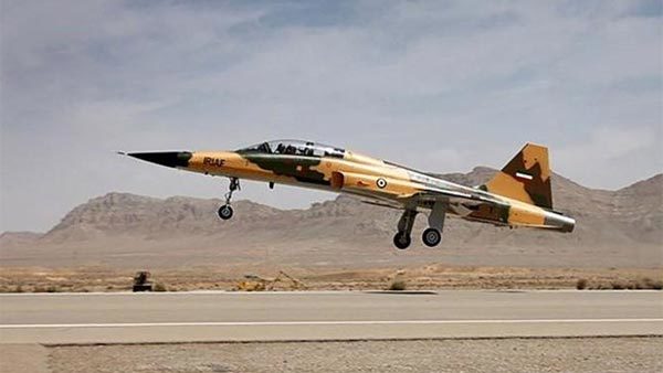 Iran trình làng chiến cơ tự chế, 'thách thức' Mỹ