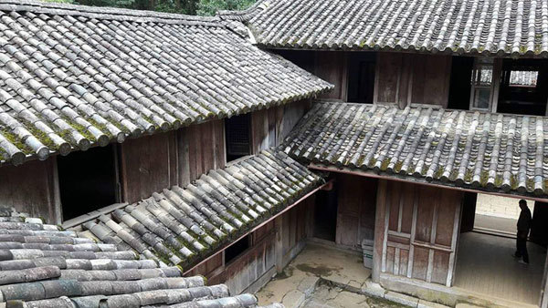 Hà Giang thu hồi sổ đỏ cấp sai cho dinh thự 'vua Mèo'