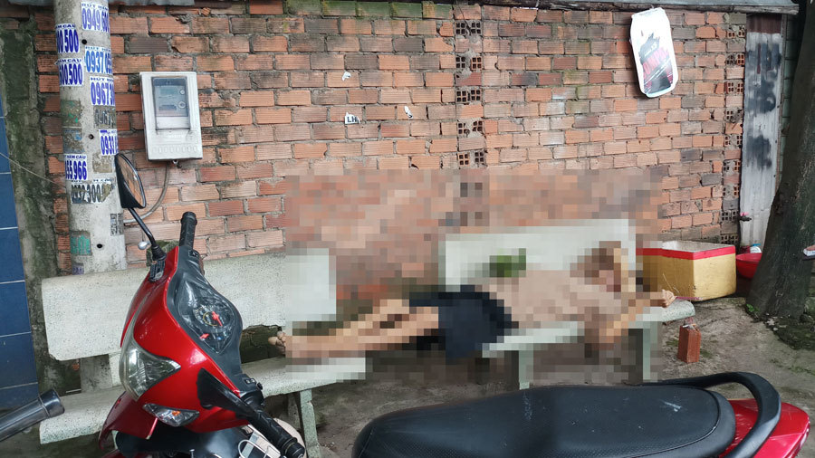 Người đàn ông nằm chết trên ghế đá ở Sài Gòn