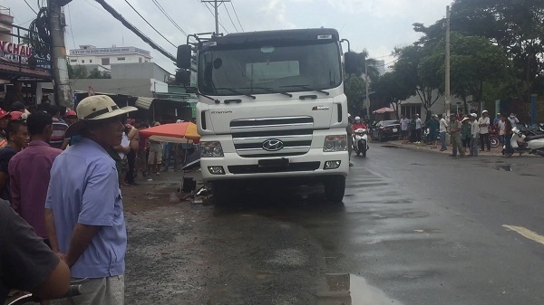 Học sinh lớp 4 bị 'hung thần' xe ben tông tử vong trên đường về nhà