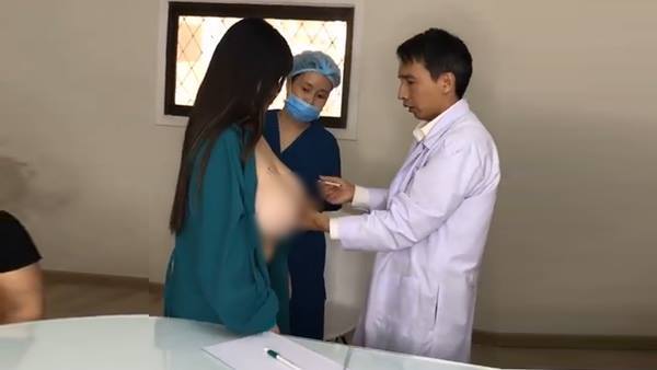 Ngực quá khổ 1,1m như hotgirl Hải Dương, người phụ nữ nhiều lần ngã sấp mặt