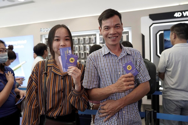 Người dùng Việt không ngại thức xuyên đêm mua Galaxy Note9