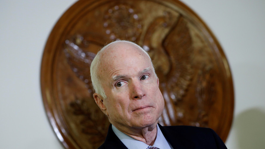 Thượng nghị sĩ John McCain qua đời