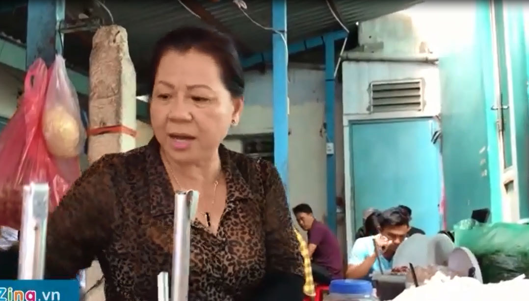 Quán bún ở Sài Gòn hơn 20 năm hút khách vì bà chủ luôn to tiếng