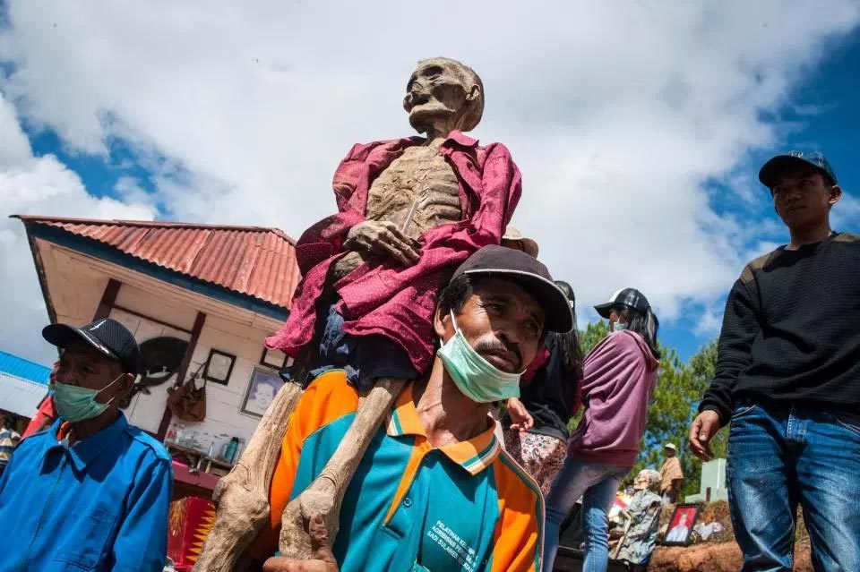 Lễ hội "thây ma" kỳ quái ở Indonesia (+video) Le-hoi-thay-ma-song-ky-quai-o-indonesia-3