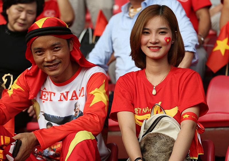 Fan Việt đổ bộ sân Patriot tiếp lửa U23 Việt Nam