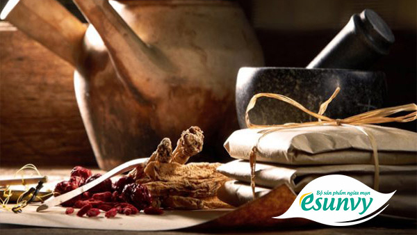 Chuyên gia chia sẻ sự thật về trị mụn theo đông y