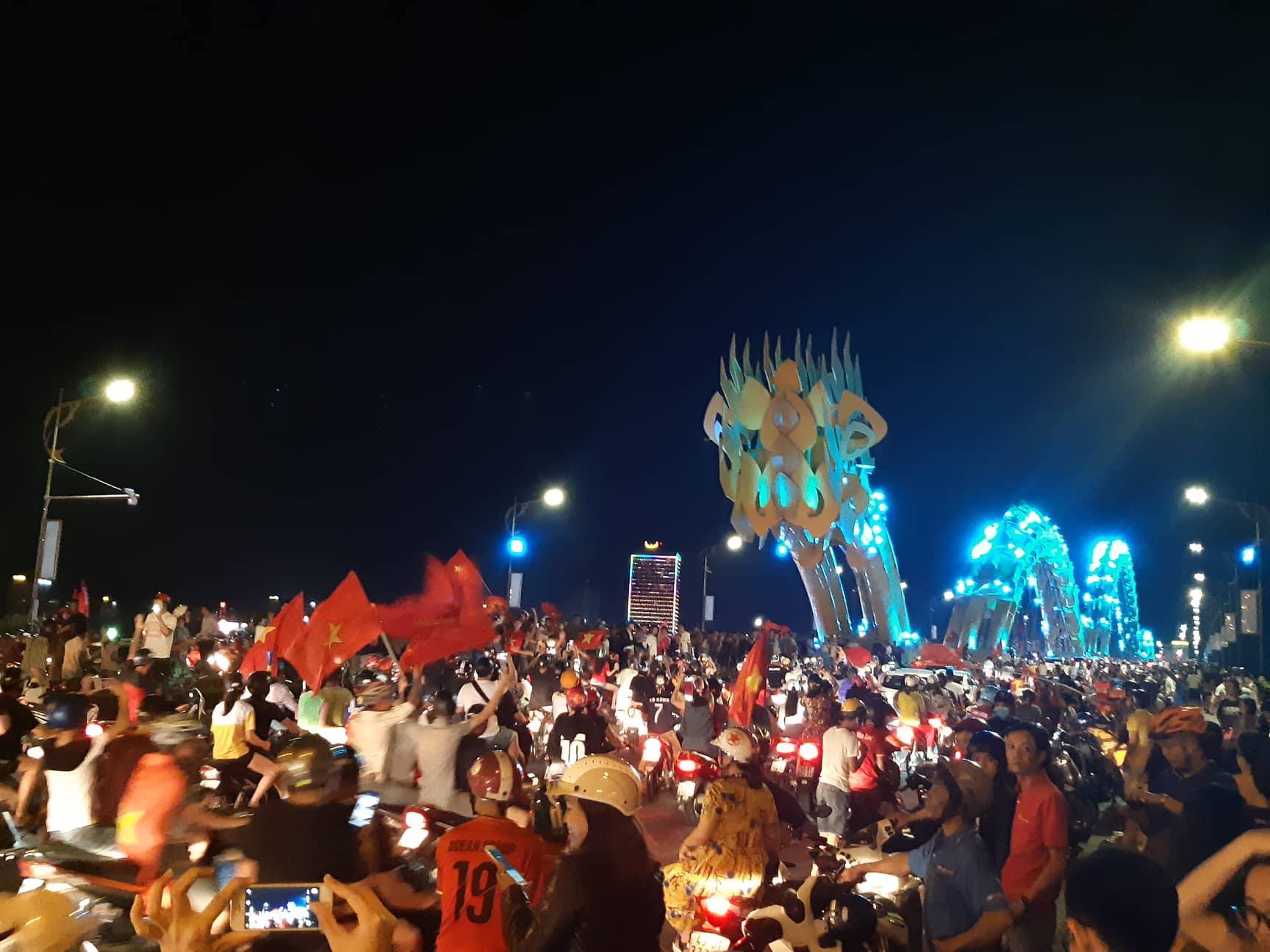 Ăn mừng tại Đà Nẵng