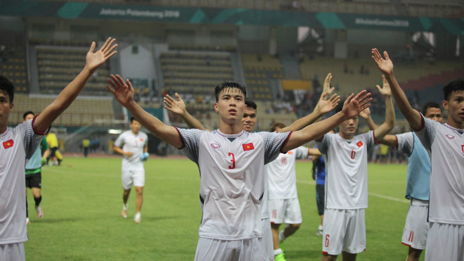 U23 Việt Nam đá bán kết: Máy bay đưa đón cổ động viên cả ngày