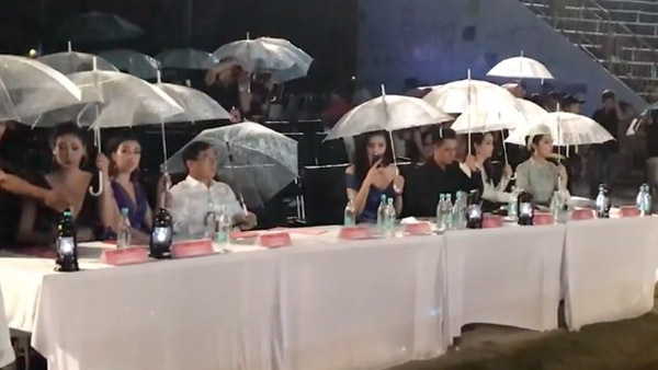 Người đẹp thời trang Hoa hậu VN 2018 gián đoạn vì sự cố bất ngờ