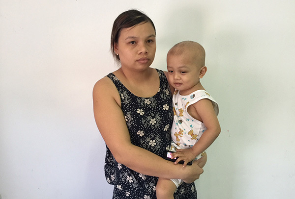 Cha bỏ rẫy cà phê lo cứu con trai ung thư