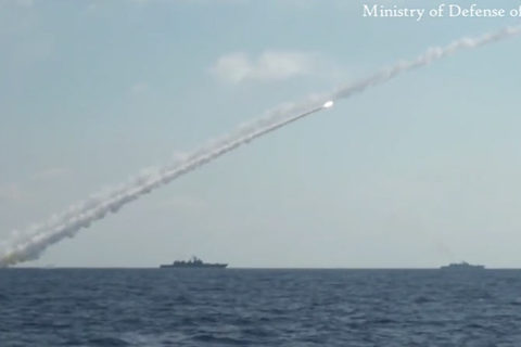 Xem tàu Nga nã tên lửa vào hang ổ IS ở Syria
