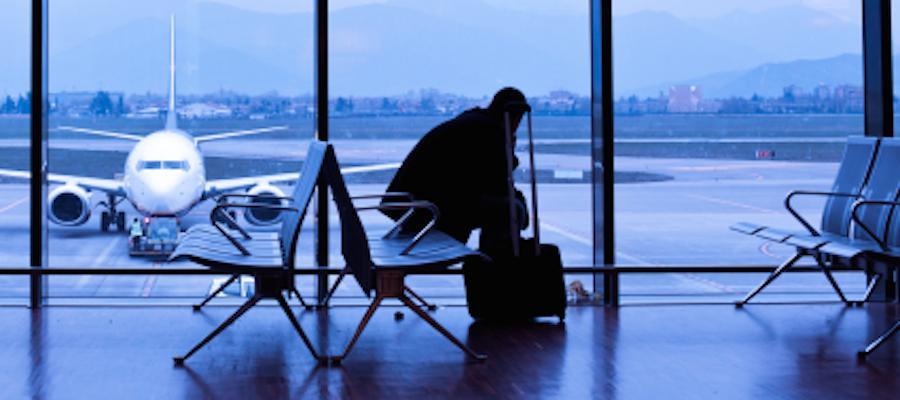 Ra sân bay đón sếp, tài xế chết lặng khi thấy người phụ nữ đi cùng