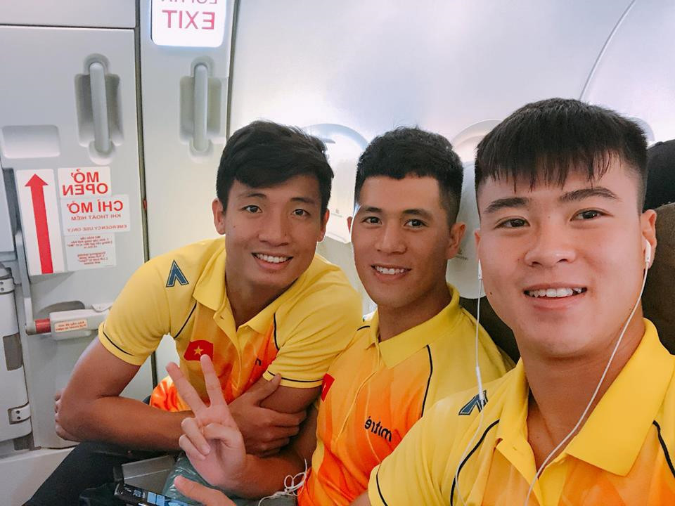Tình cảm thân thiết đặc biệt của bộ ba hậu vệ U23 Việt Nam