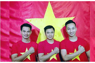 Xuân Bắc, Tự Long, Hoài Anh gửi quà lạ tặng U23 Việt Nam