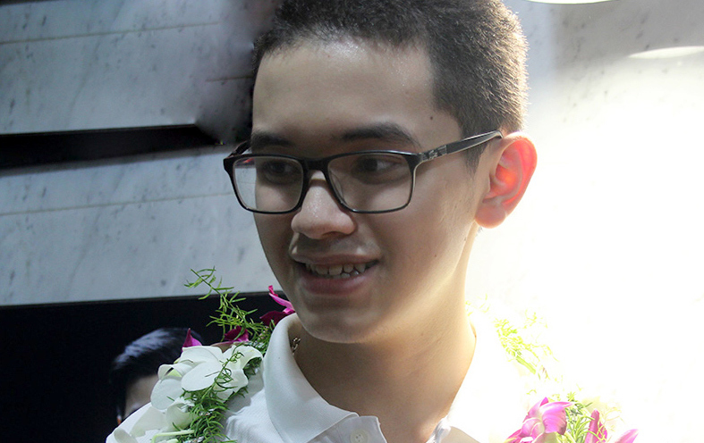 Hoàng Cường: Nhà vô địch Olympia mê nghe quốc ca các nước