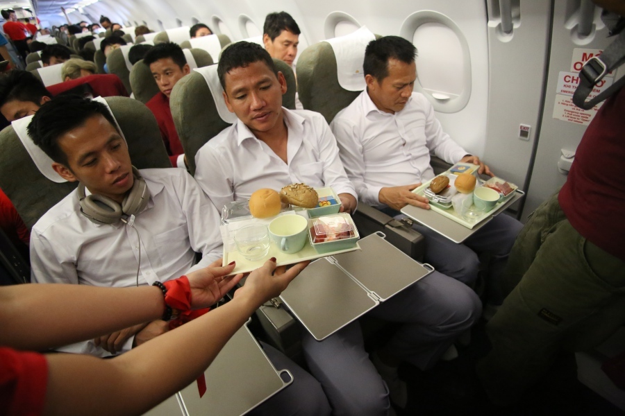 Thực đơn đặc biệt trên chuyên cơ đón các chàng U23