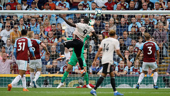 Video bàn thắng Burnley 0-2 MU