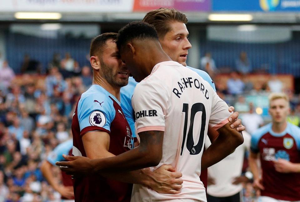 Rashford xin lỗi fan MU vì cú 