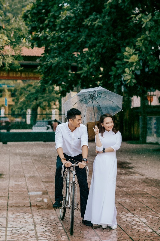 {title} Bảo Thanh hóa 'em gái mưa' tình tứ bên ông xã