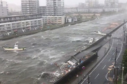Siêu bão Jebi tấn công Nhật