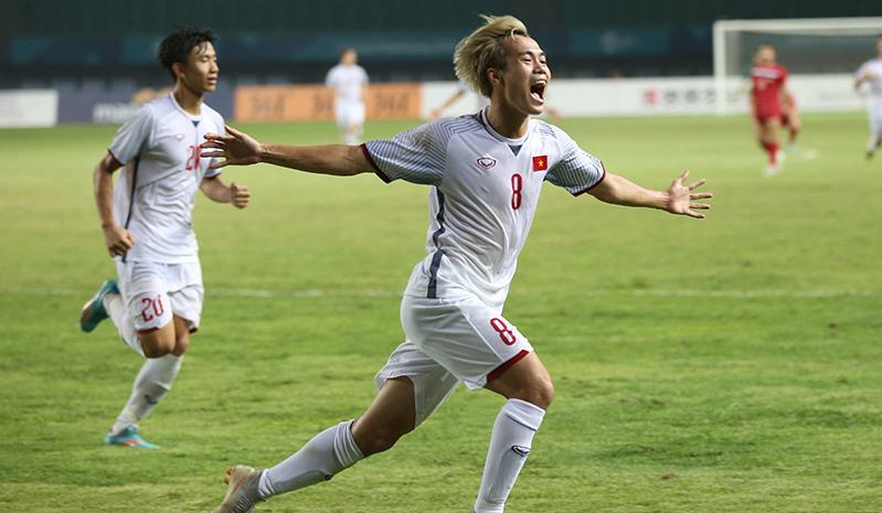 Văn Toàn ghi bàn thắng vào lưới U23 Syria