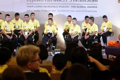 đội bóng Thái họp báo