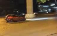 Mazda 3 đánh võng, drift náo loạn như phim Mỹ ở Hà Nội