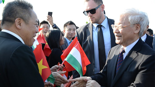 Lễ đón Tổng bí thư Nguyễn Phú Trọng tại sân bay Hungary