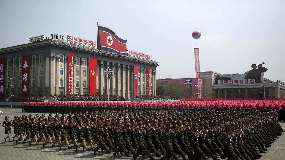 Triều Tiên duyệt binh rầm rộ mừng quốc khánh