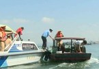 Đốt thuyền bán rong ở Hạ Long: Tài sản của dân sao lại đốt?