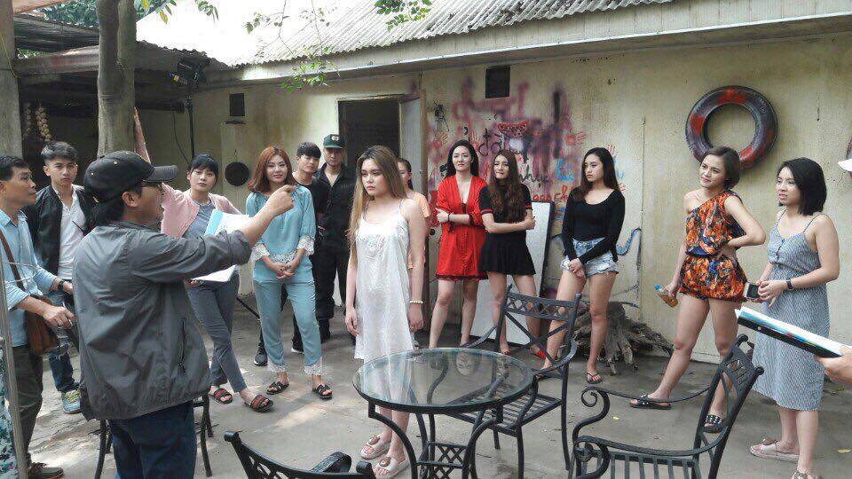 Chủ quán karaoke từ chối đoàn phim 'Quỳnh búp bê' vì sợ mang tiếng