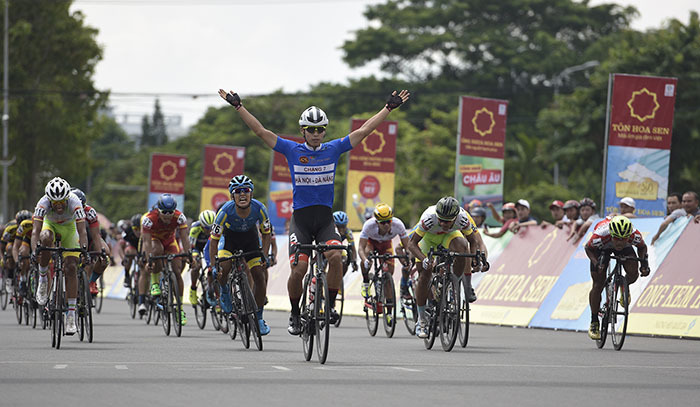 Giải xe đạp VTV Cup Tôn Hoa Sen 2018: David Van Eerd giữ vững áo Vàng