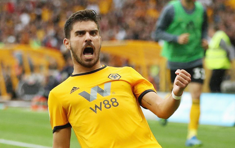 Manchester đại chiến chuyển nhượng, Fabregas cuốn gói sang Milan