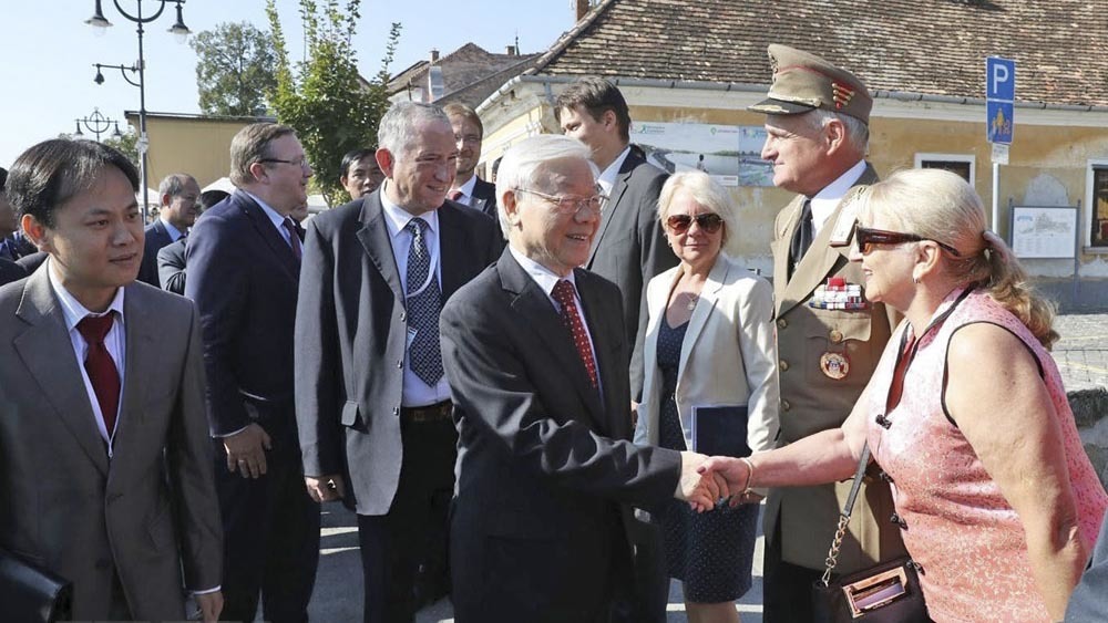 Tổng bí thư thăm thành phố Szentendre của Hungary