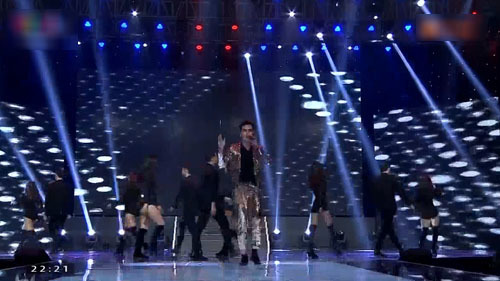 Ali Hoàng Dương hát Xinh lung linh - BST Giao Thoa