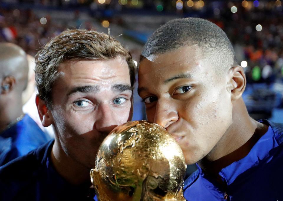 {title} Pháp ăn mừng chức vô địch World Cup rực rỡ ở Stade de France