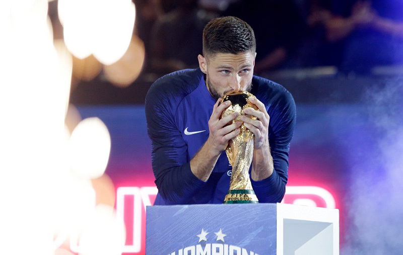 {title} Pháp ăn mừng chức vô địch World Cup rực rỡ ở Stade de France