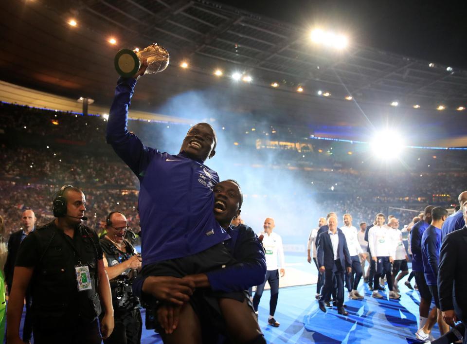 {title} Pháp ăn mừng chức vô địch World Cup rực rỡ ở Stade de France