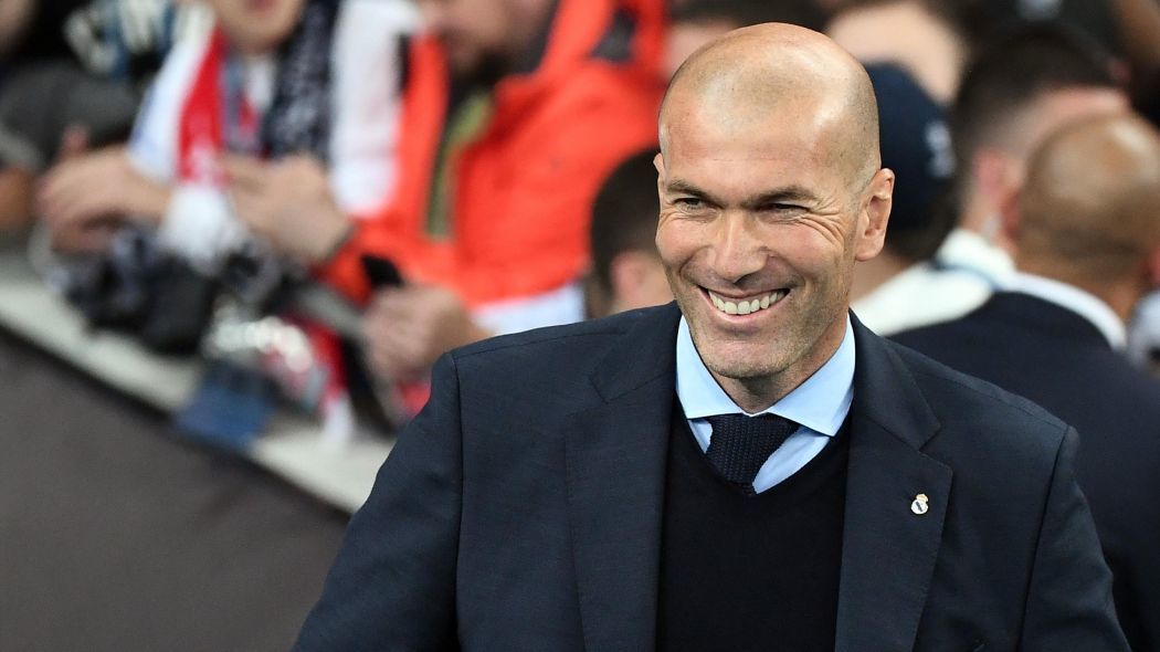 Zidane đánh tiếng với MU, Mourinho lo sốt vó