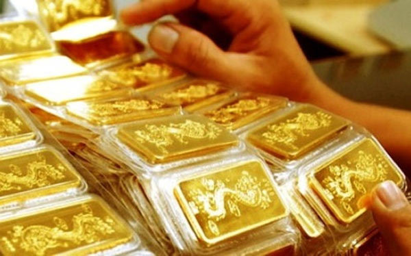 Giá vàng hôm nay 12/9: Bán và tháo chạy, vàng giảm sâu